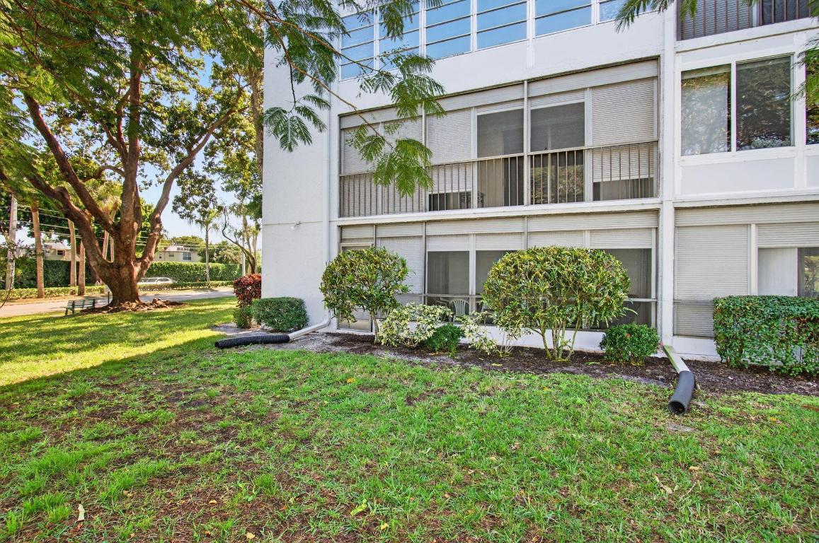 VILLAGES OF ORIOLE - Residential