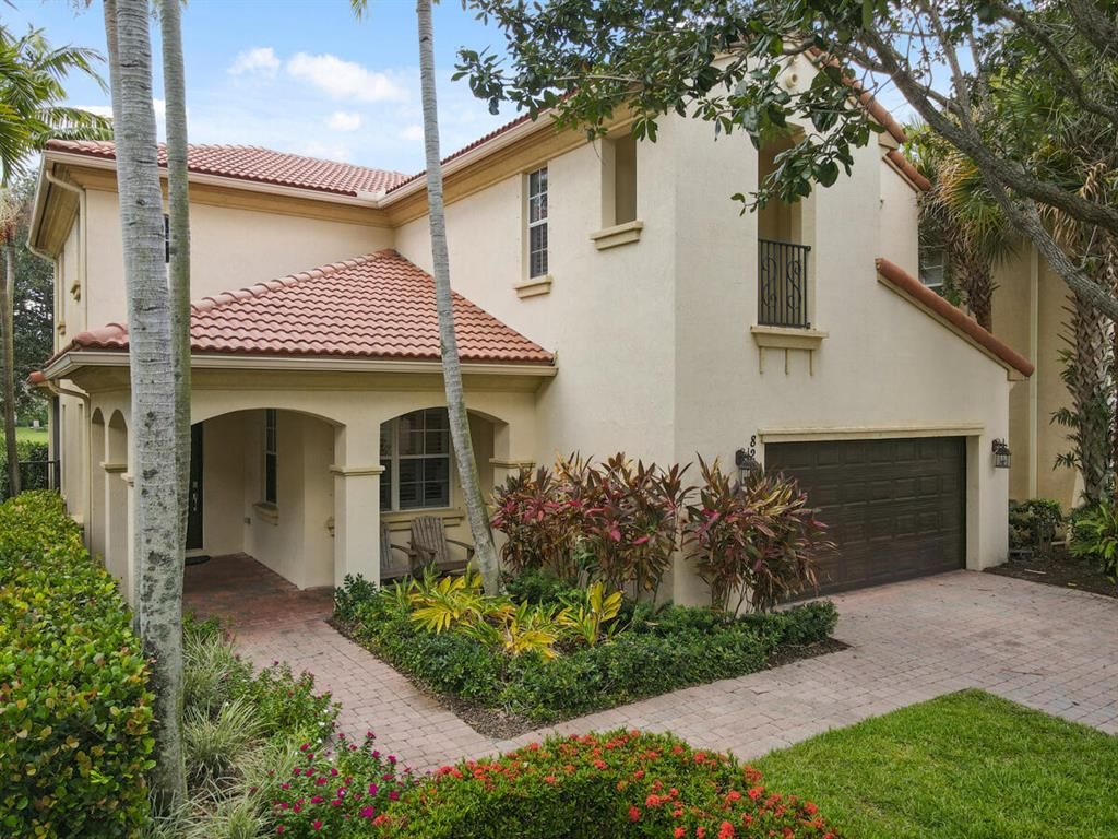 Photo of 822 Madison Court, Palm Beach Gardens, FL 33410 (MLS # R10825899)