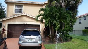 Beautiful spacious 5/3 lakefront pool home with large loft. No carpets