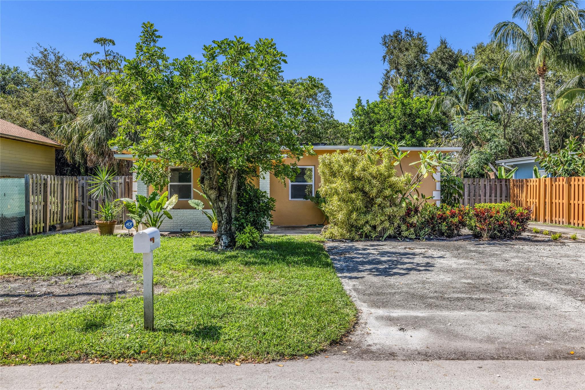 2621 SW 12th Ter