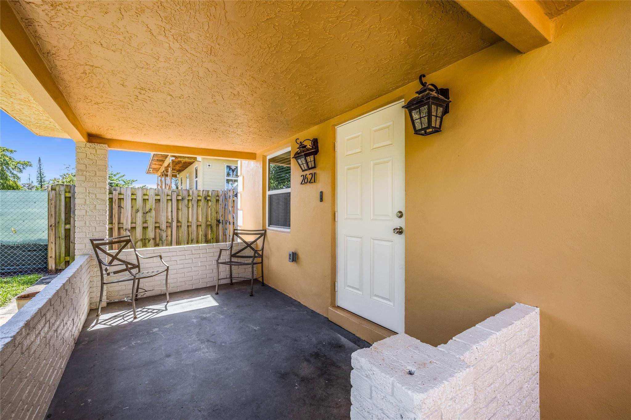 2621 SW 12th Ter