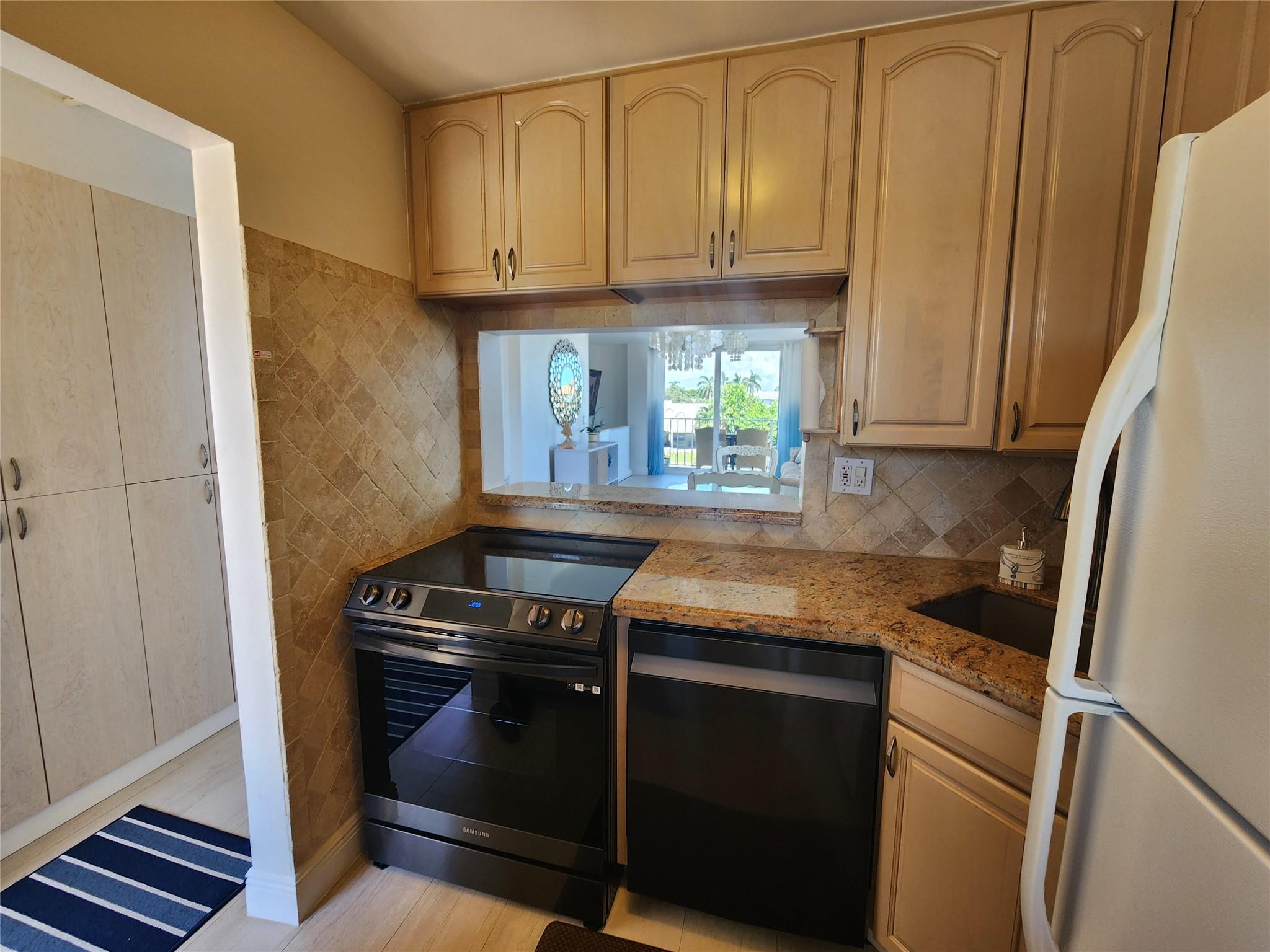 CROMWELL EAST CONDO - Residential Lease