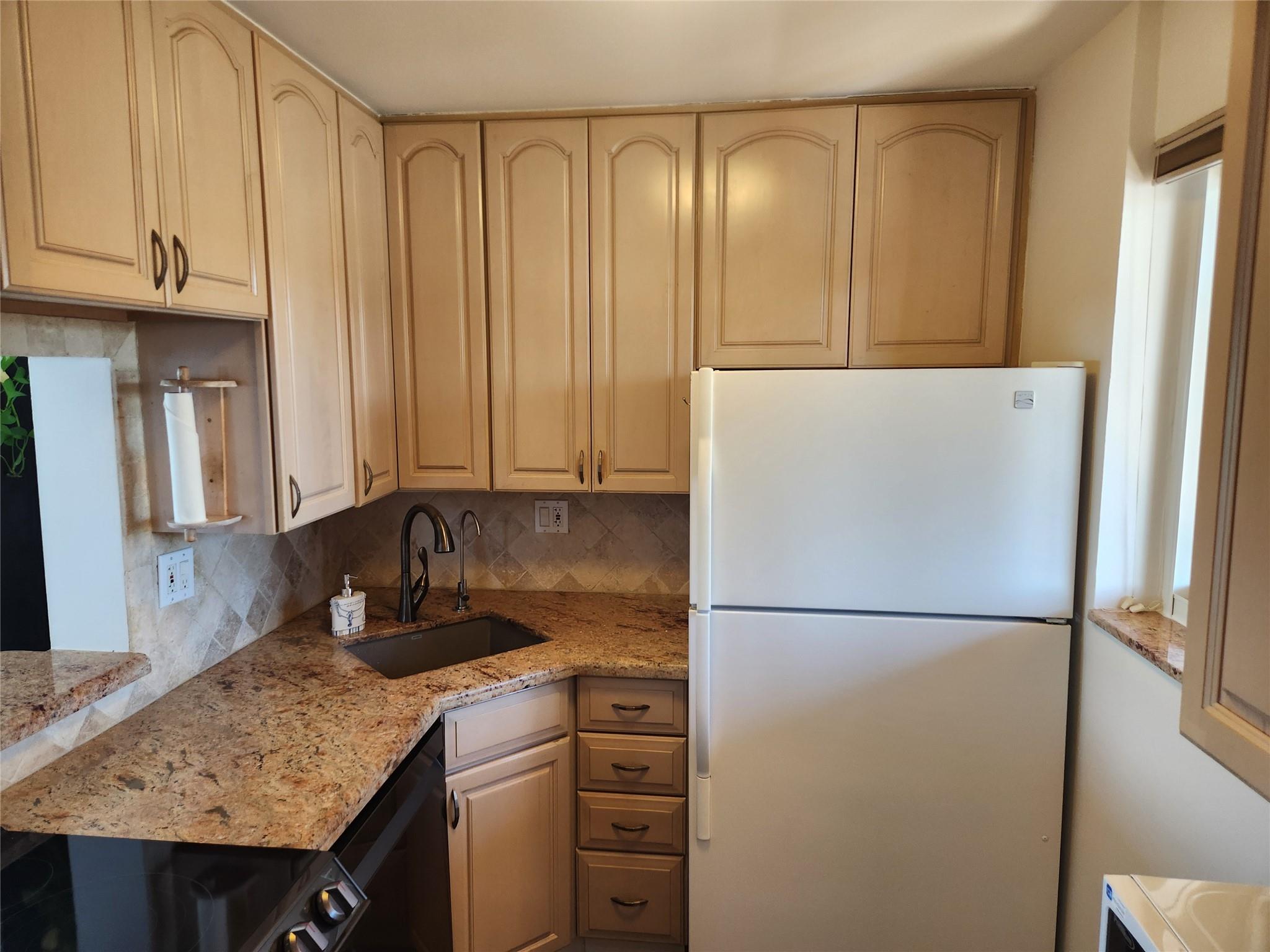 CROMWELL EAST CONDO - Residential Lease