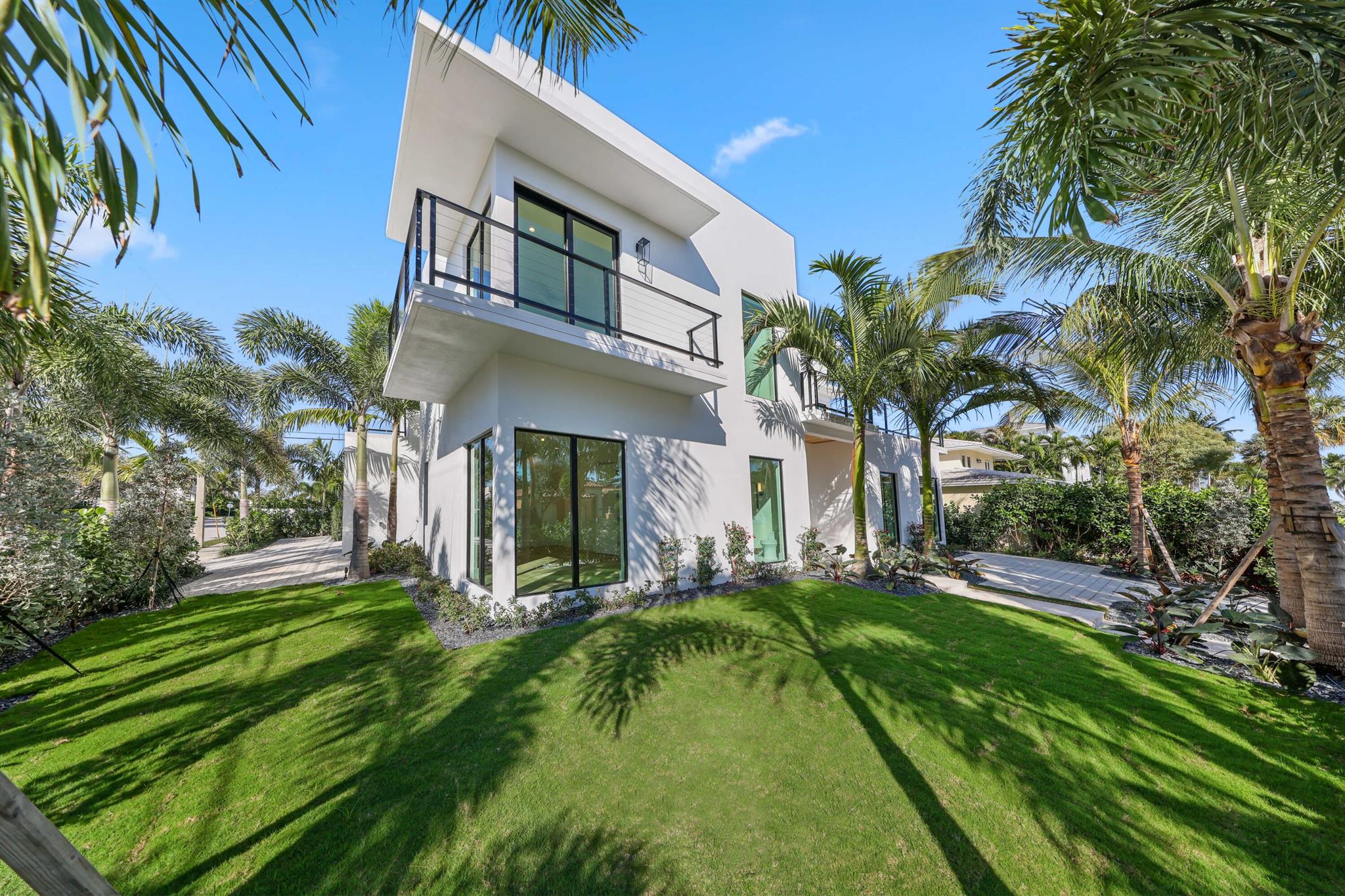 EDGEWATER - Residential