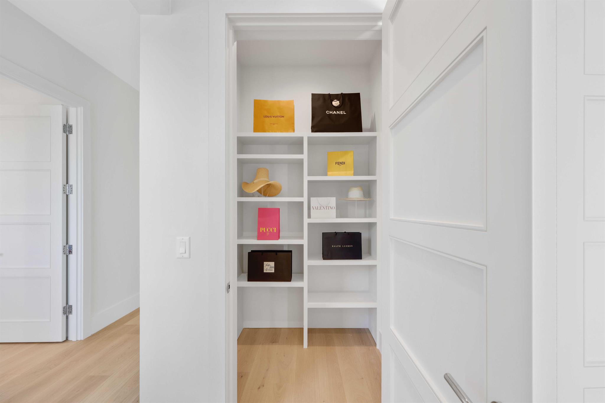 EDGEWATER - Residential