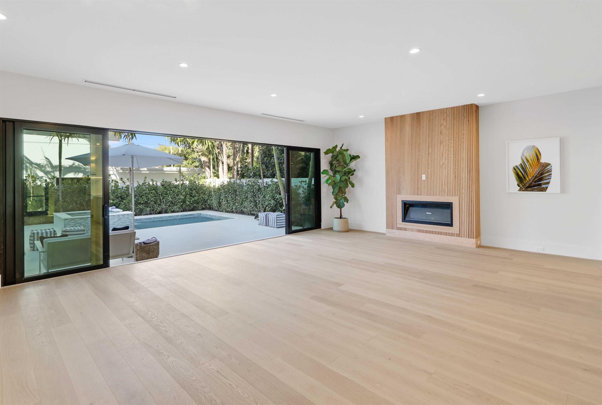 EDGEWATER - Residential