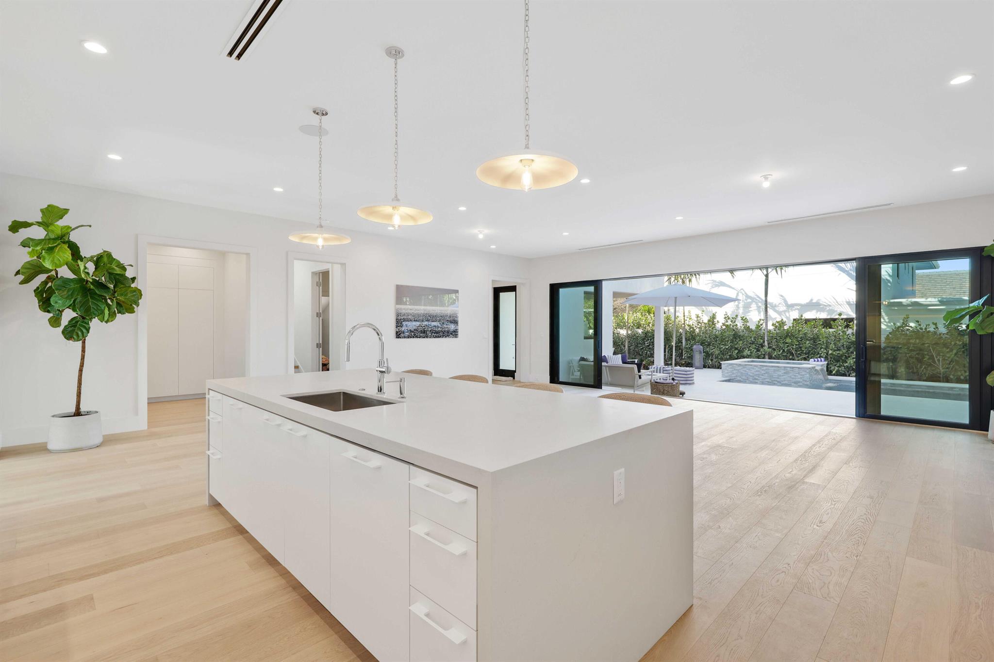 EDGEWATER - Residential