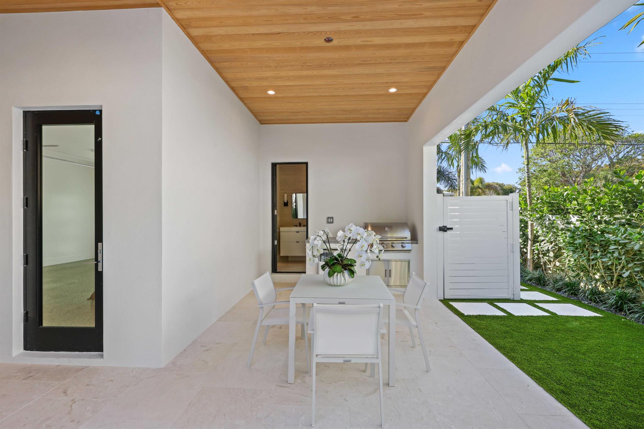 EDGEWATER - Residential