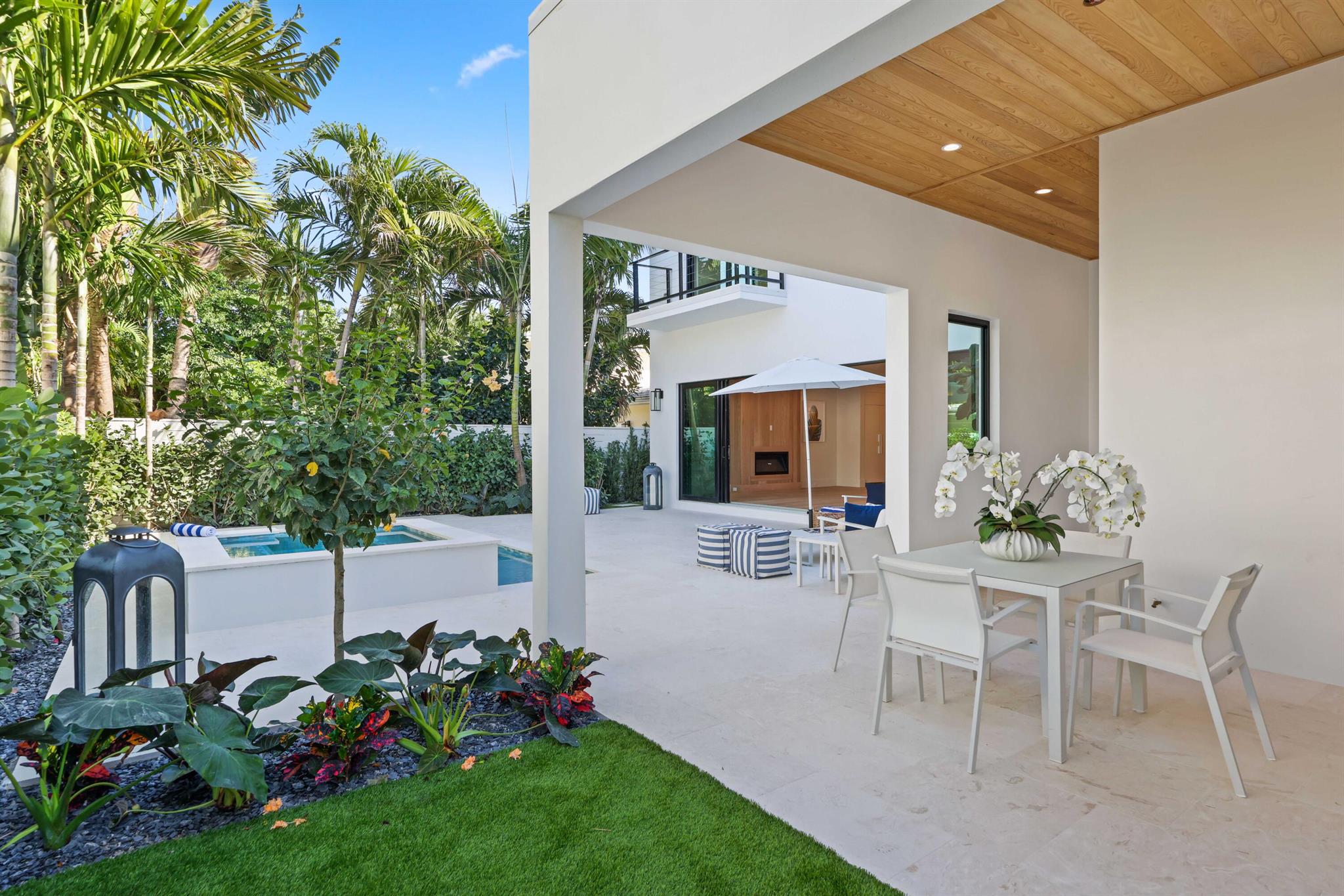 EDGEWATER - Residential