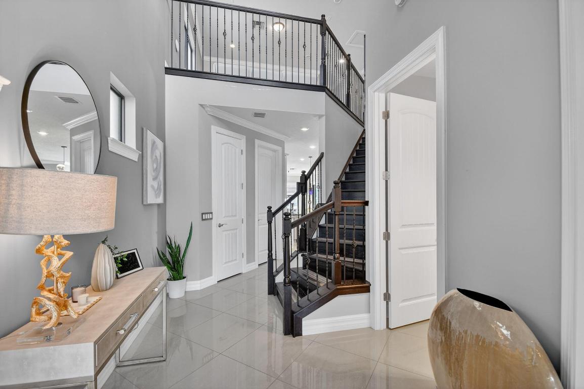 8239 Hanoverian Drive, Lake Worth, FL, 33467/$825,000 4 8239 Hanoverian Drive