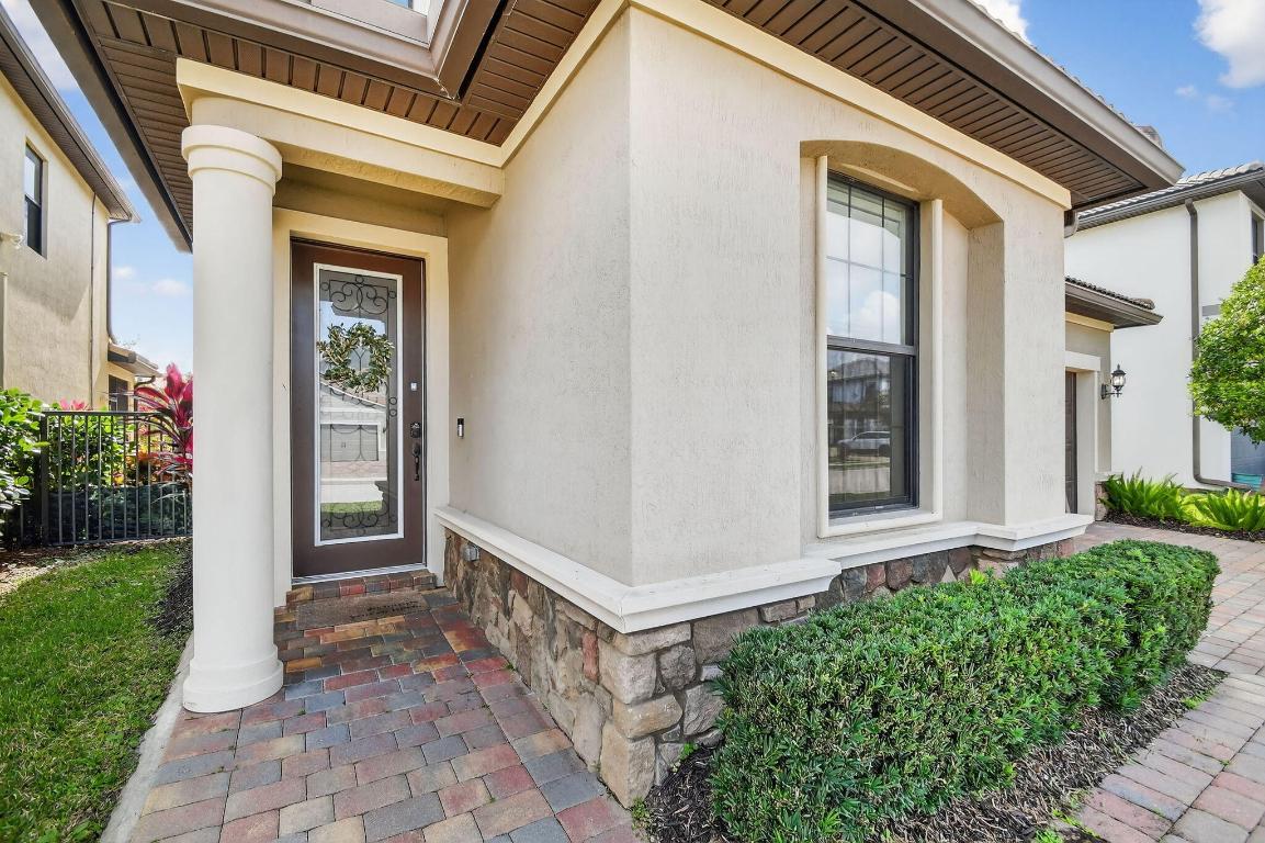 8239 Hanoverian Drive, Lake Worth, FL, 33467/$825,000 3 8239 Hanoverian Drive