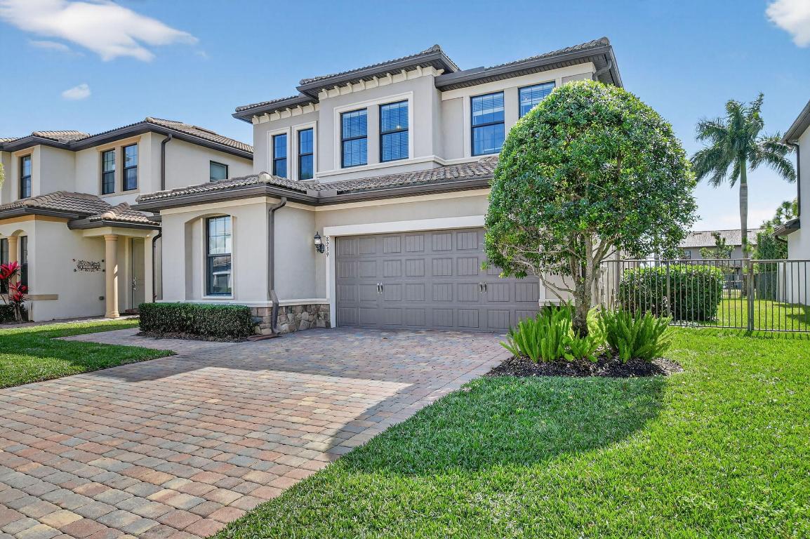 8239 Hanoverian Drive, Lake Worth, FL, 33467/$825,000 1 8239 Hanoverian Drive