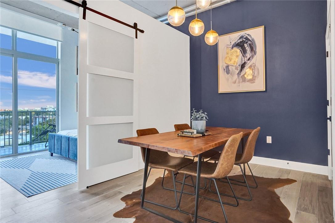 LOFTS AT HOLLYWOOD STATIO - Residential