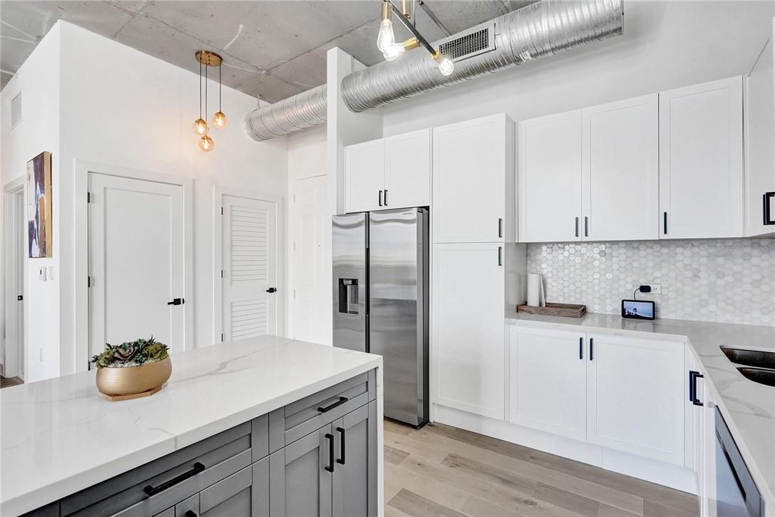 LOFTS AT HOLLYWOOD STATIO - Residential