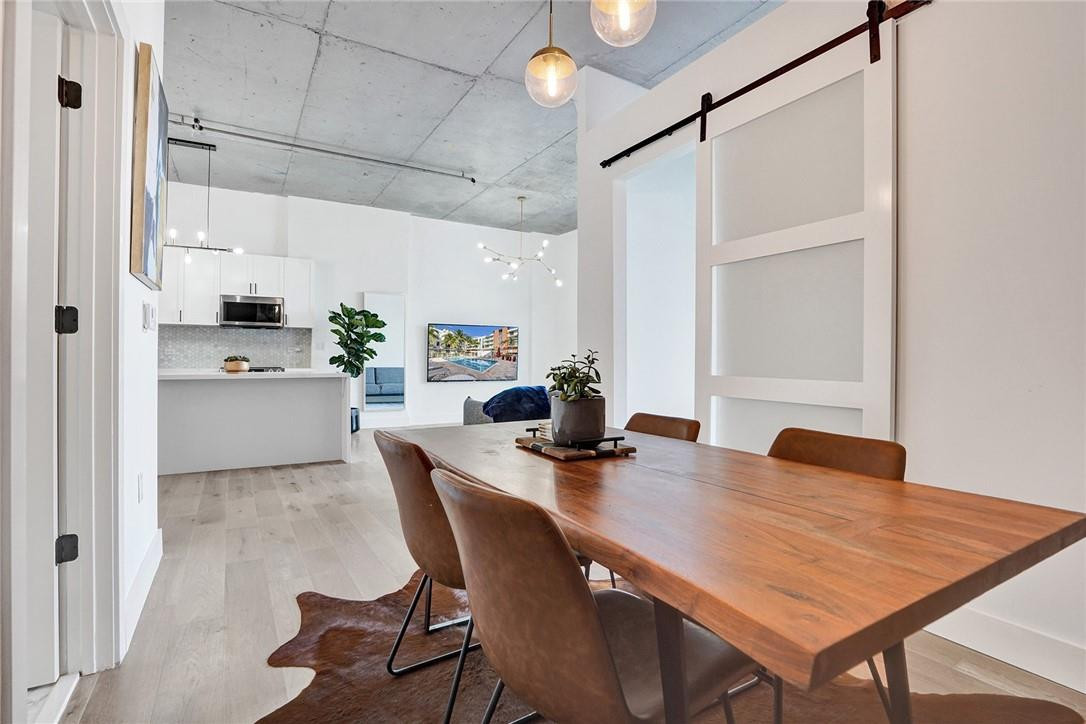 LOFTS AT HOLLYWOOD STATIO - Residential