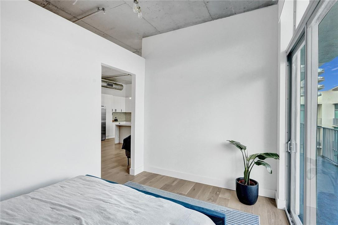 LOFTS AT HOLLYWOOD STATIO - Residential