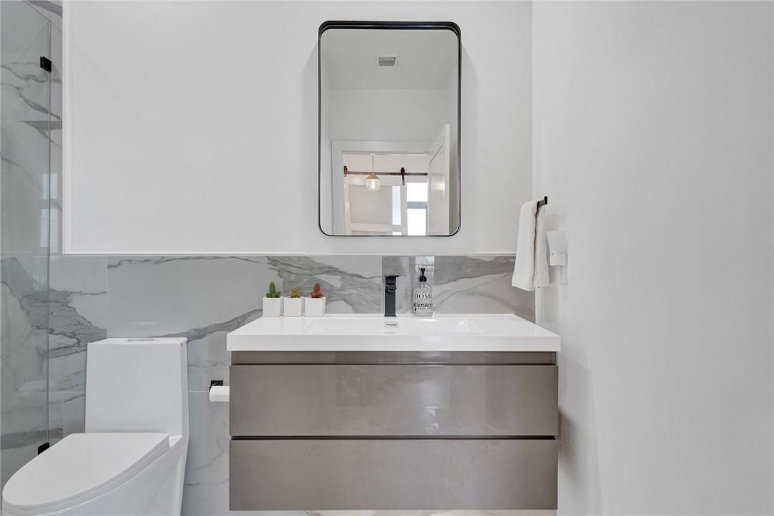 LOFTS AT HOLLYWOOD STATIO - Residential