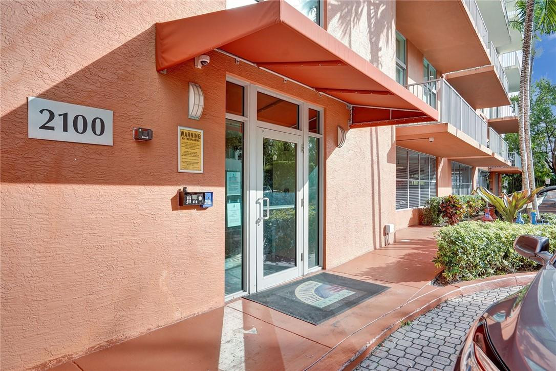 LOFTS AT HOLLYWOOD STATIO - Residential