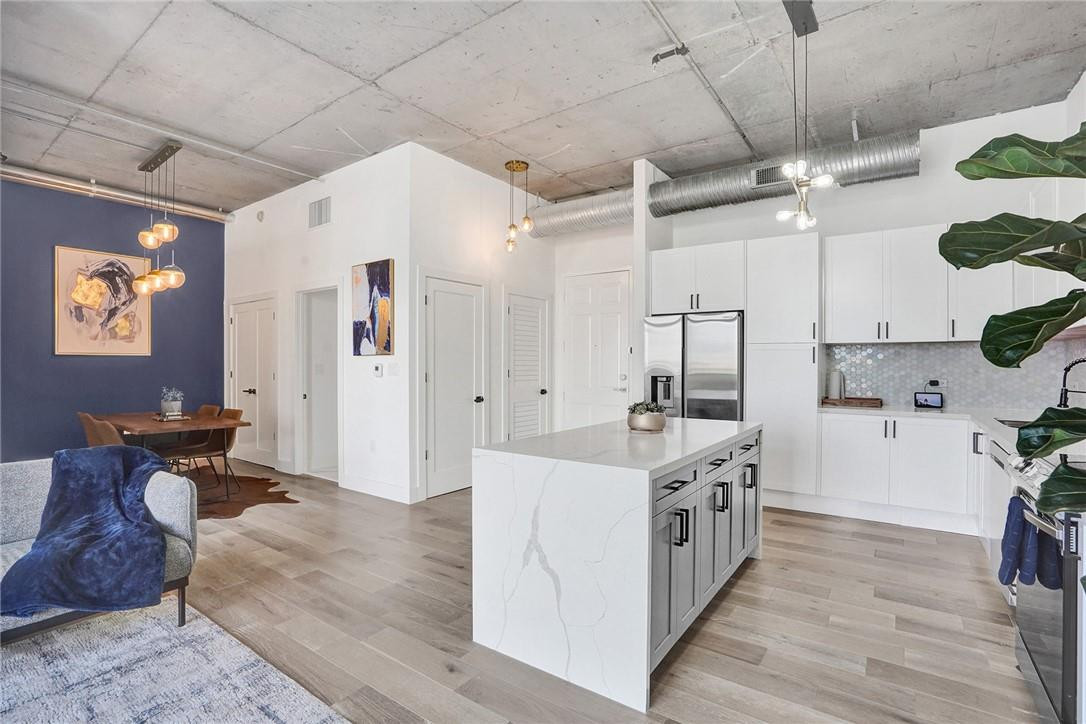 LOFTS AT HOLLYWOOD STATIO - Residential