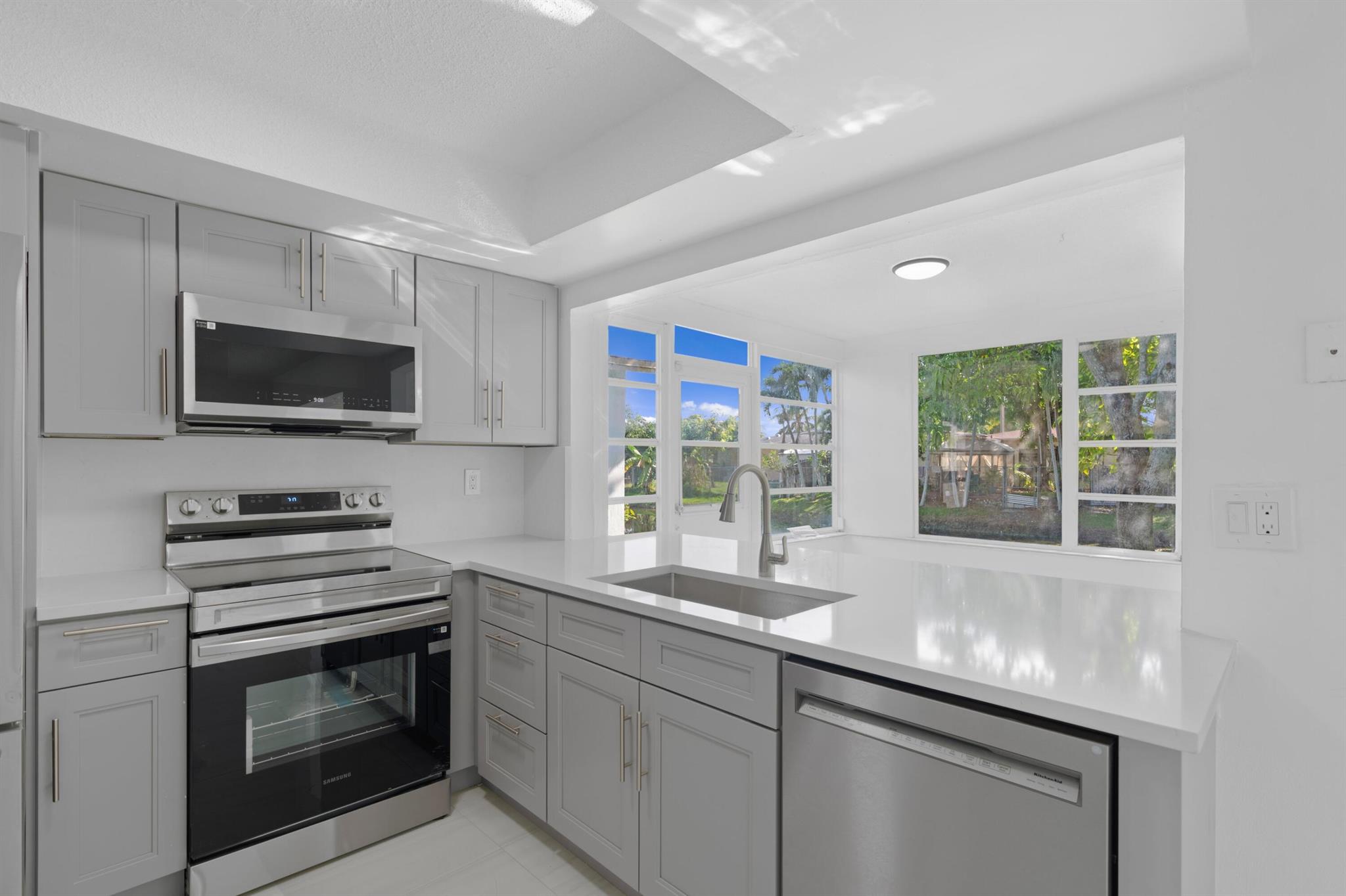 OAKLAND ESTATES 1ST SEC - Residential