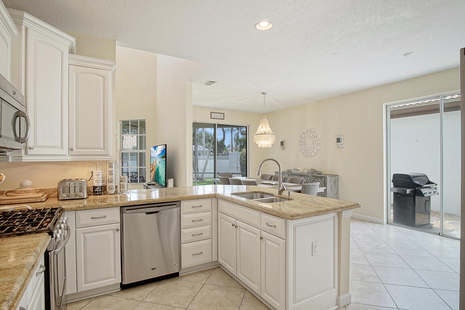 IBIS GOLF AND COUNTRY CLU - Residential Lease