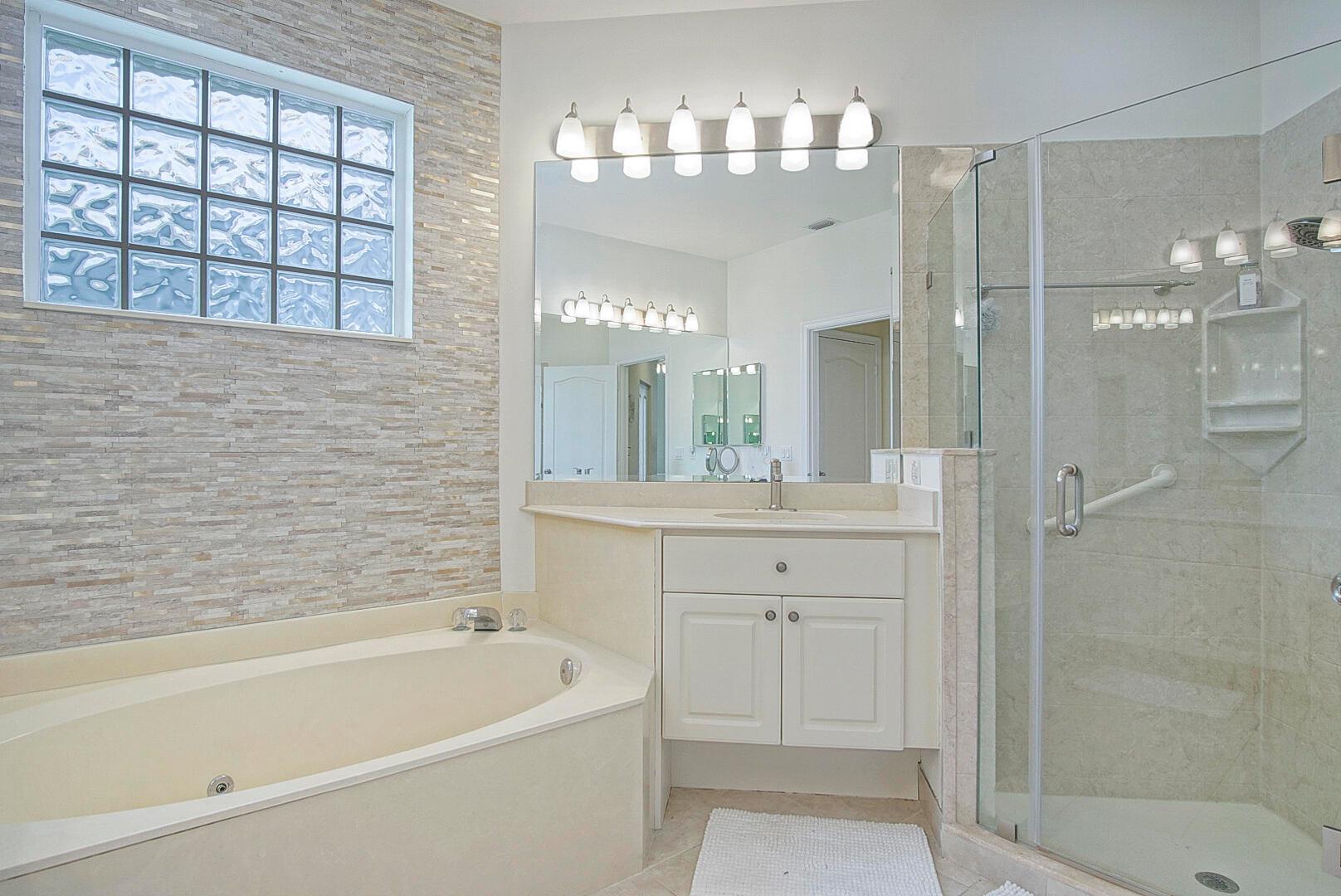 IBIS GOLF AND COUNTRY CLU - Residential Lease