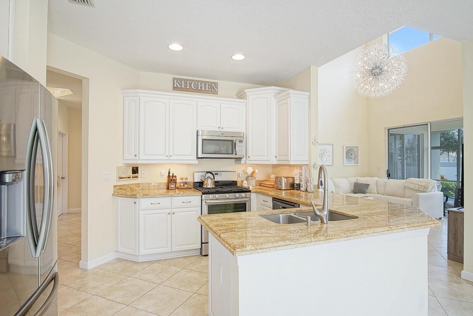 IBIS GOLF AND COUNTRY CLU - Residential Lease