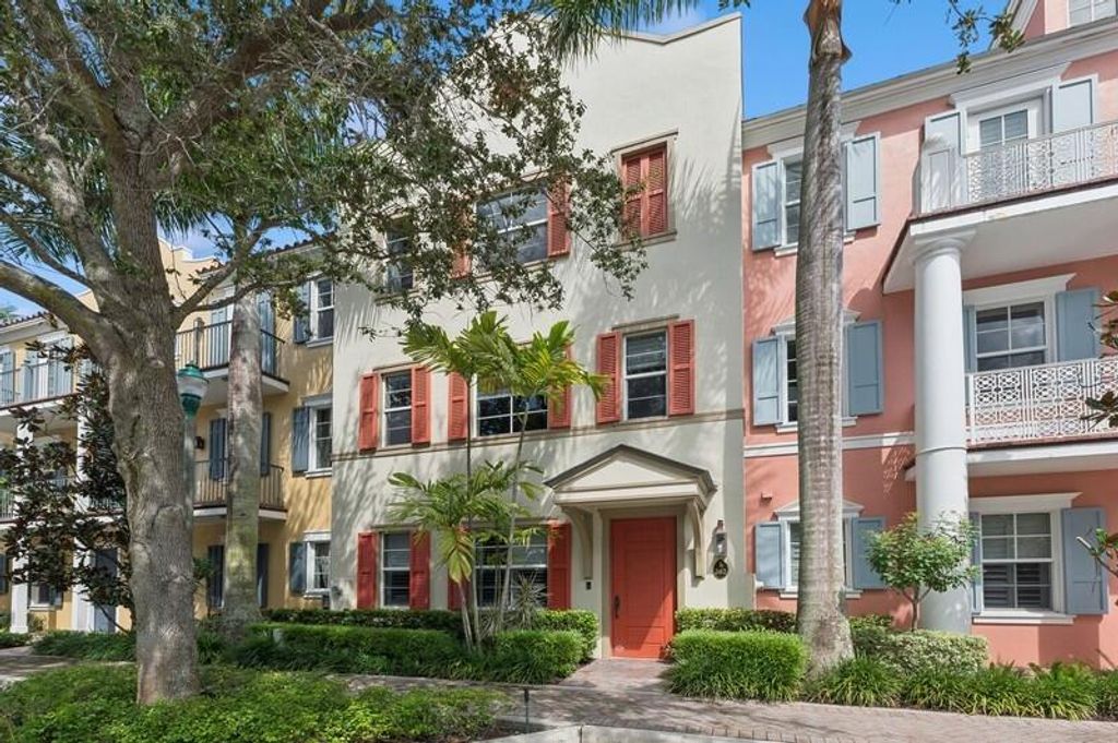 Photo of 362 W Cannery Row Circle, Delray Beach, FL 33444 (MLS # R11021074)