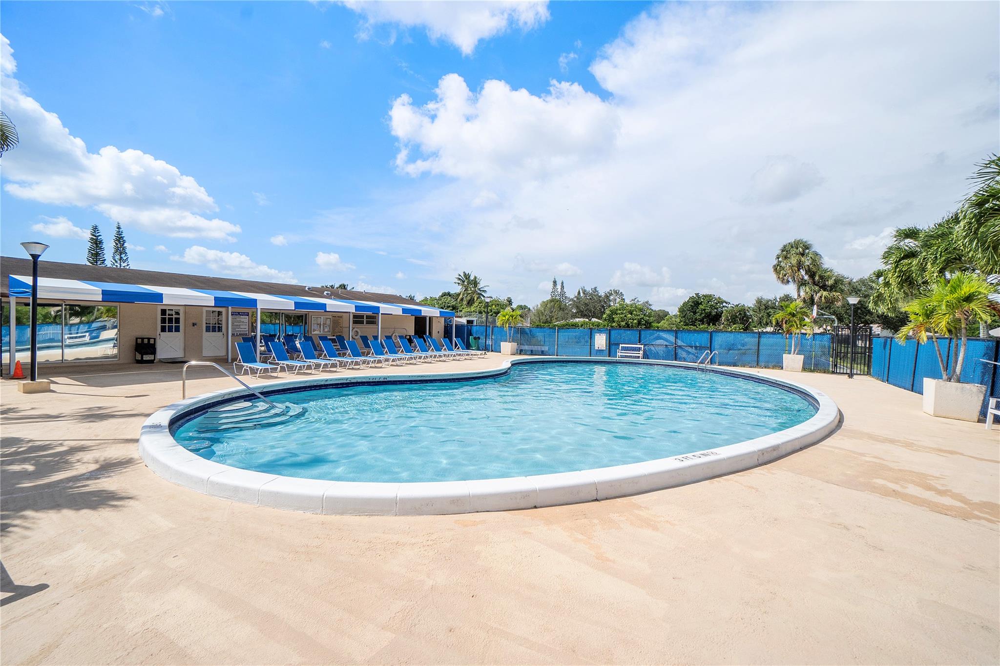 TOWNHOMES OF ORIOLE - Residential