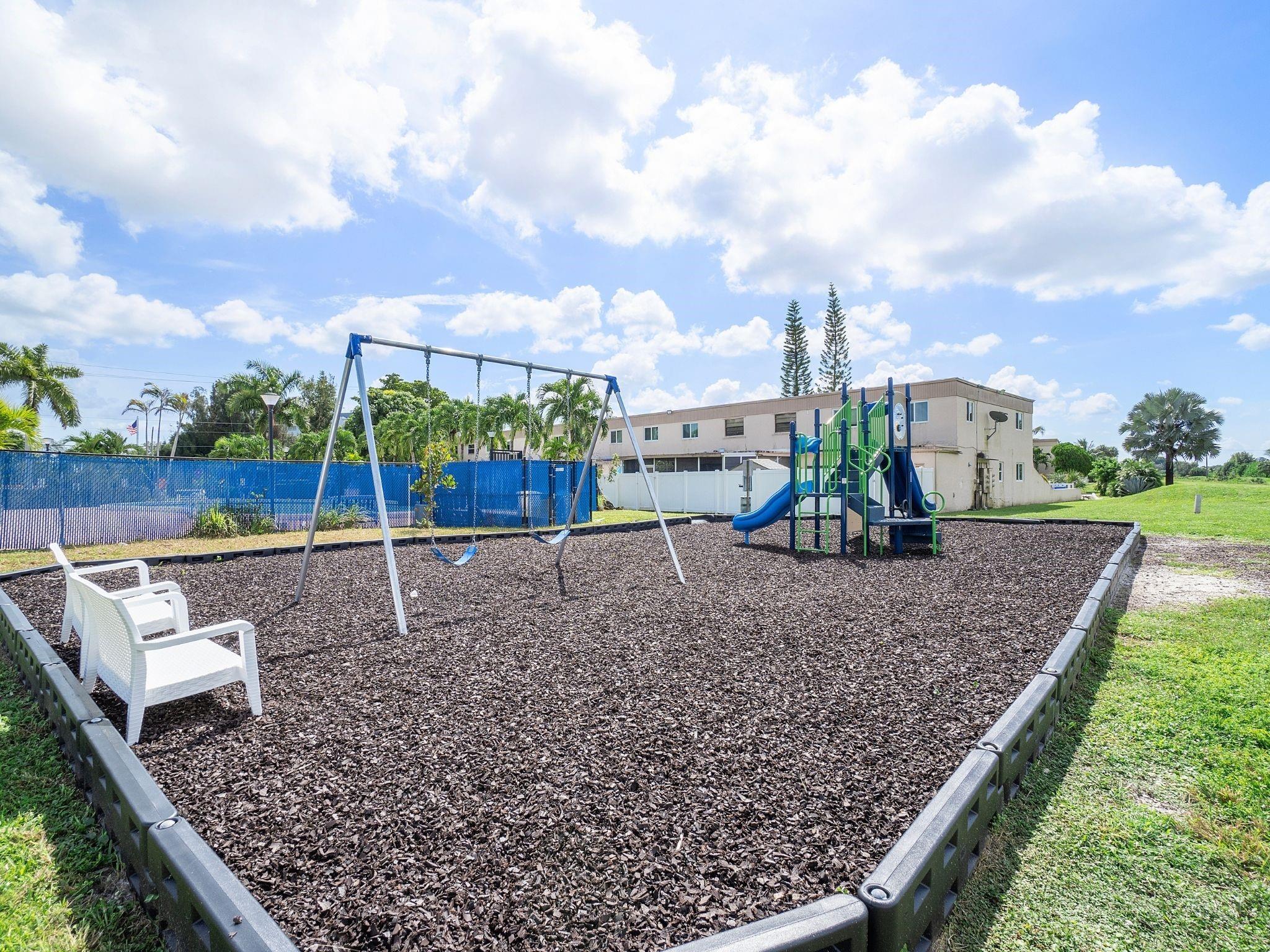TOWNHOMES OF ORIOLE - Residential
