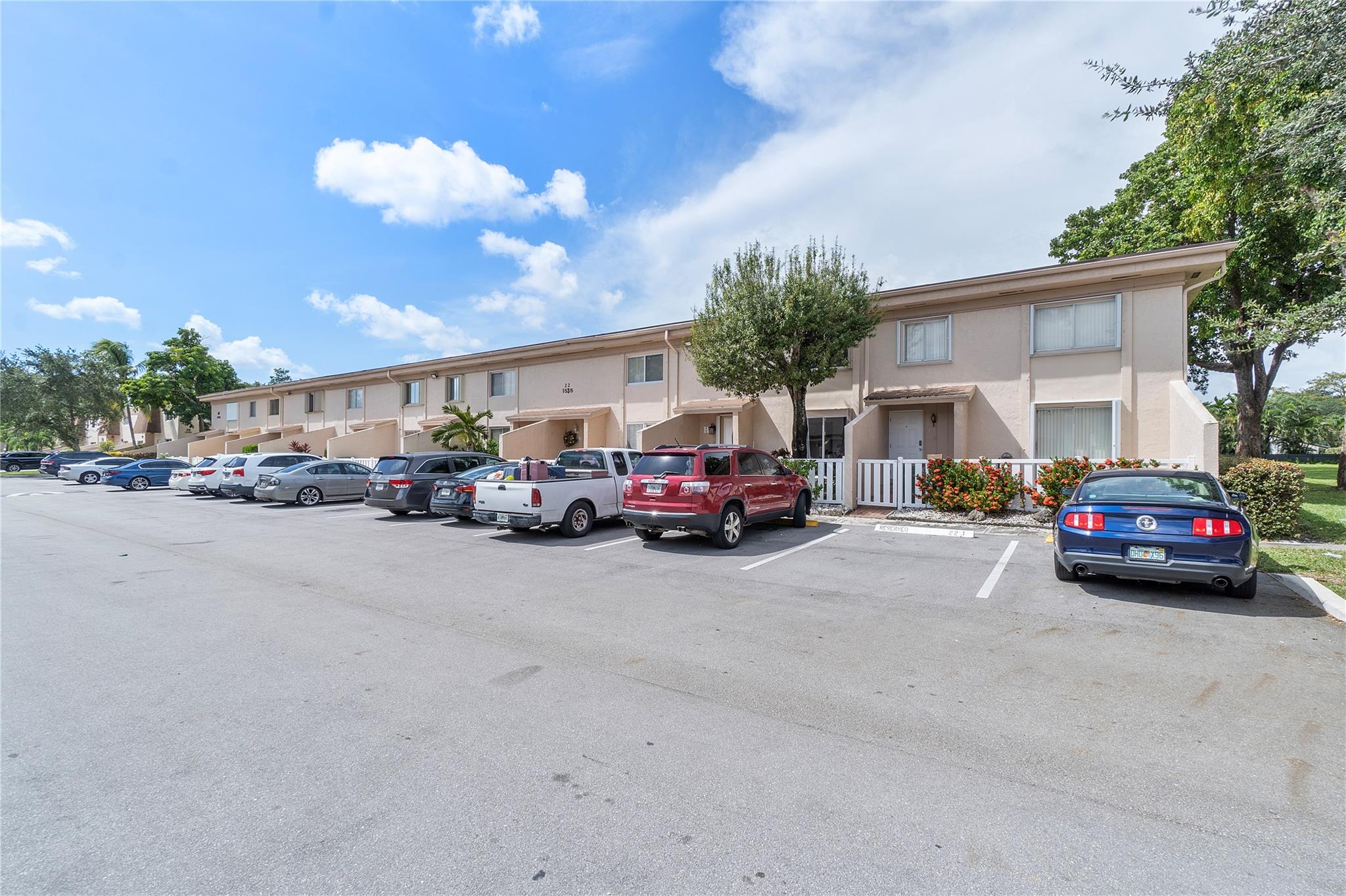 TOWNHOMES OF ORIOLE - Residential