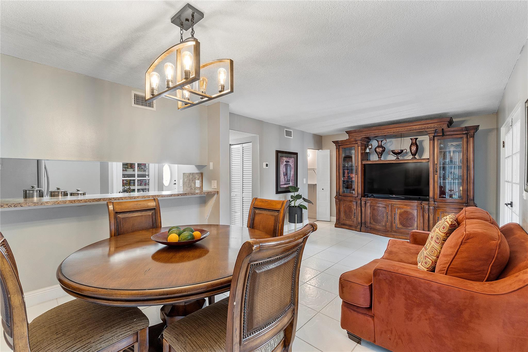 TOWNHOMES OF ORIOLE - Residential