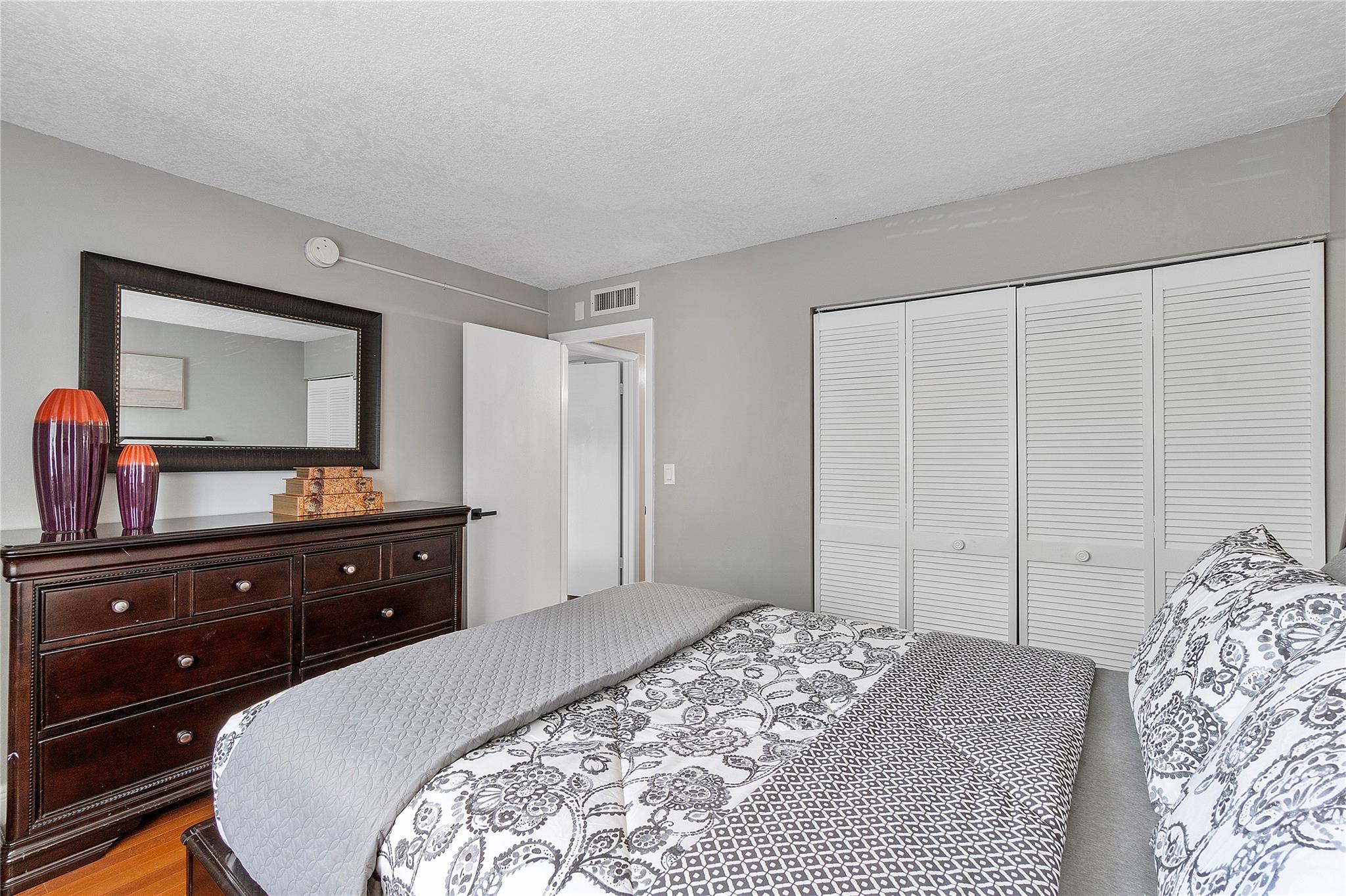 TOWNHOMES OF ORIOLE - Residential