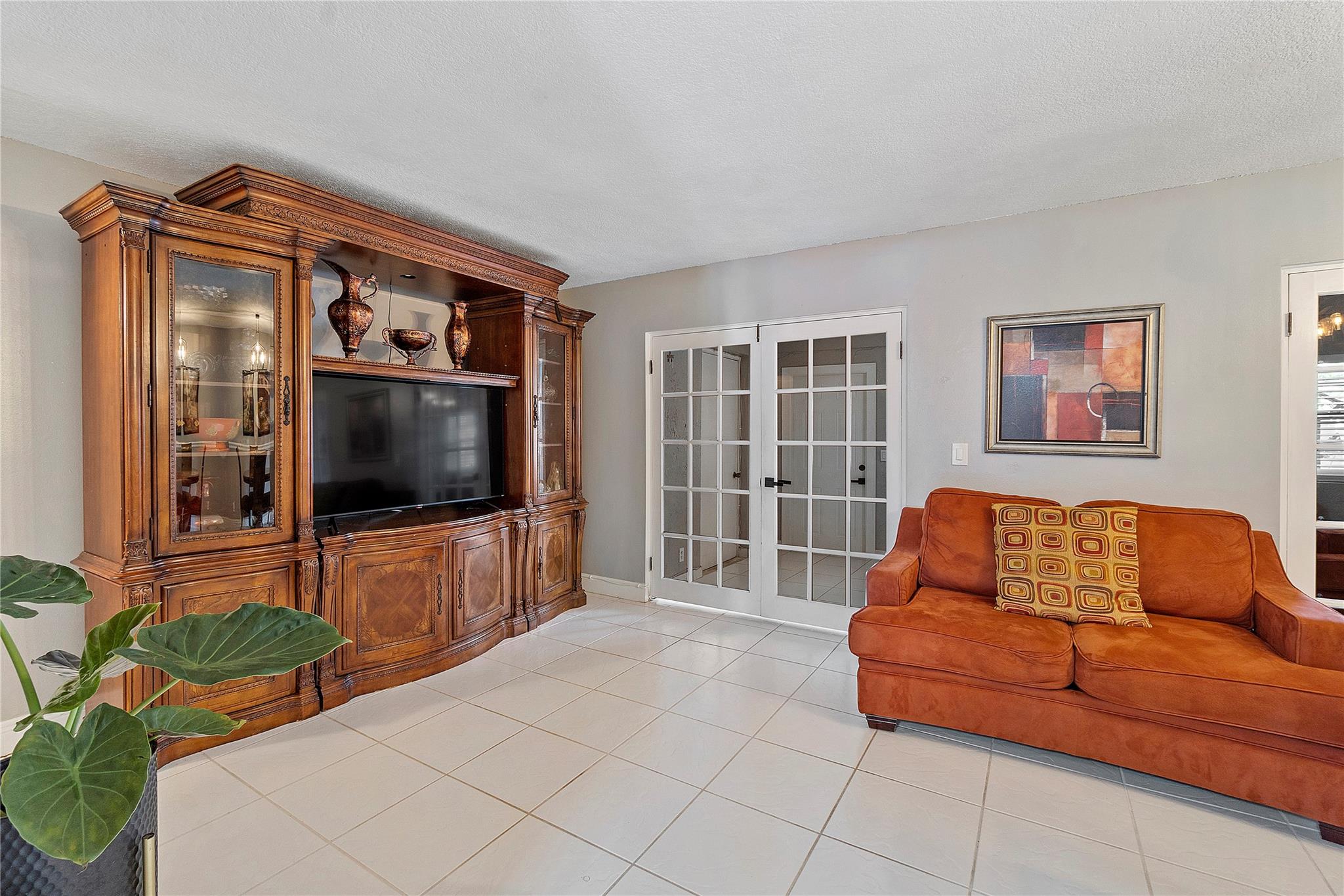 TOWNHOMES OF ORIOLE - Residential