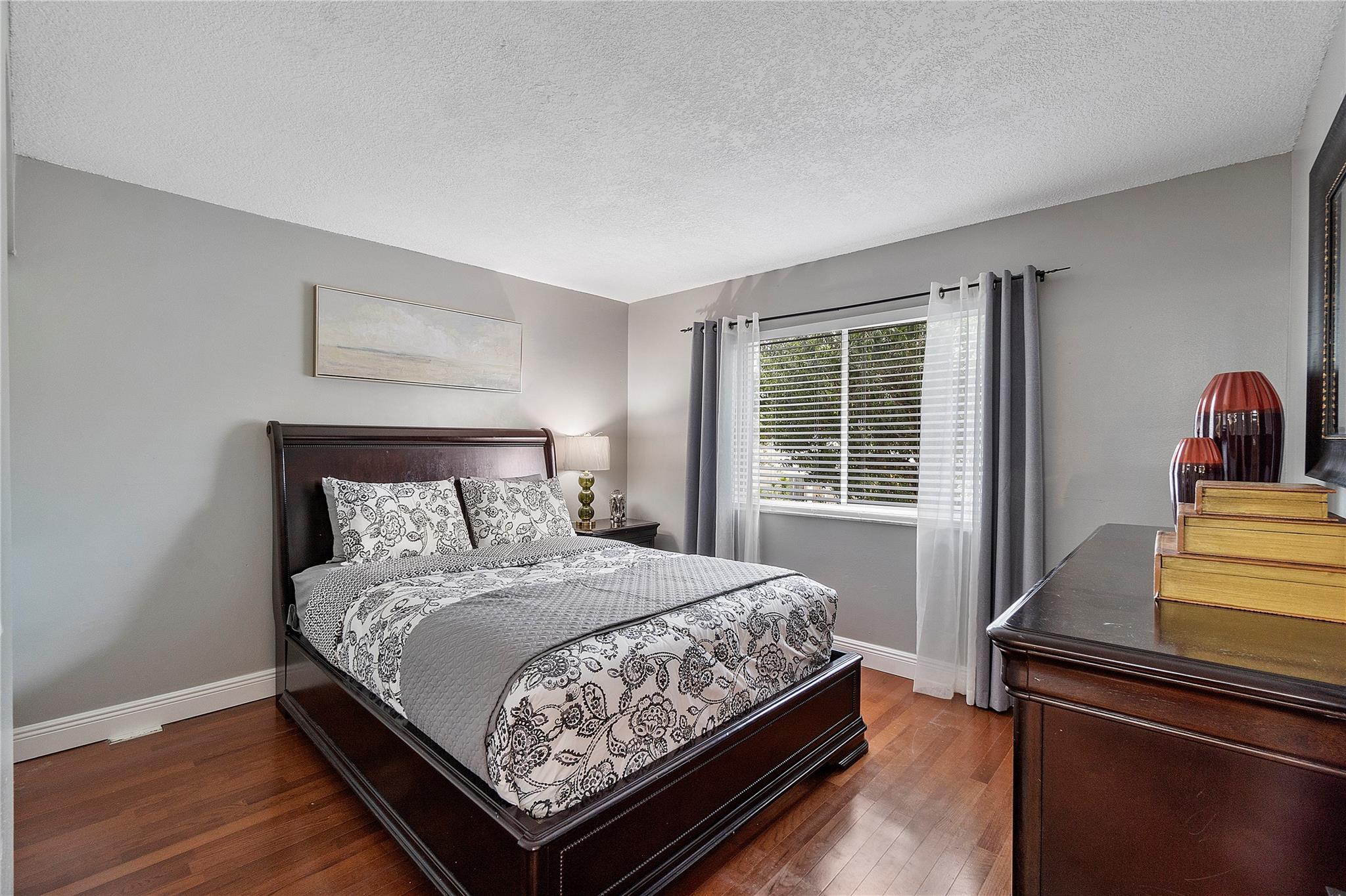 TOWNHOMES OF ORIOLE - Residential