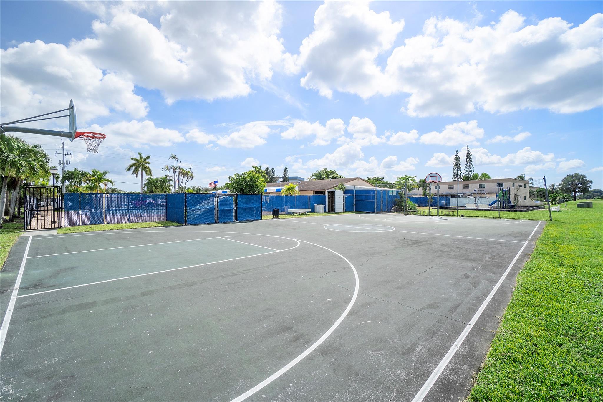 TOWNHOMES OF ORIOLE - Residential