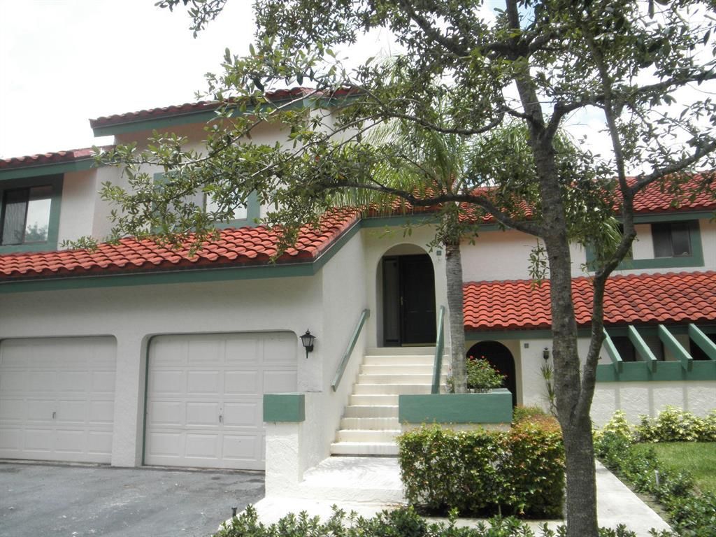 Photo of 25 Lexington F Lane W #F, Palm Beach Gardens, FL 33418 (MLS # R10707342)