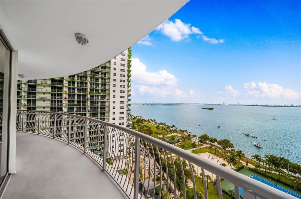 1750 N Bayshore Drive 2901