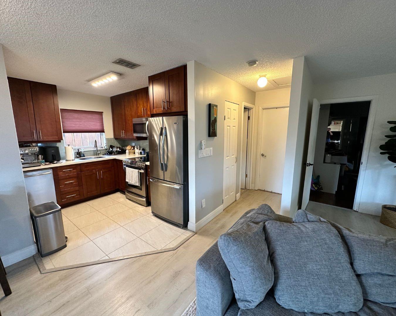 LAUDERDALE PINES - Residential Lease