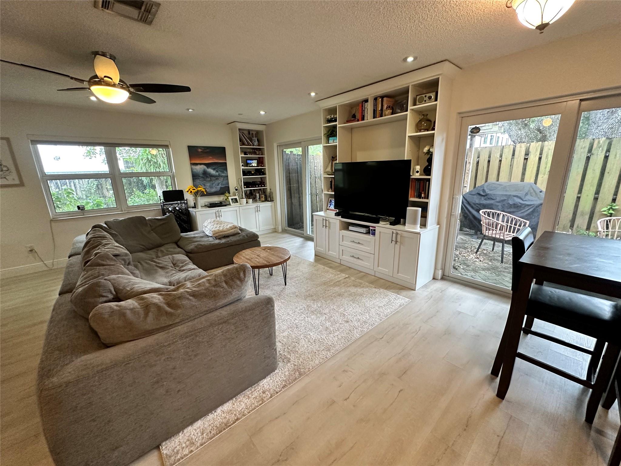 LAUDERDALE PINES - Residential Lease