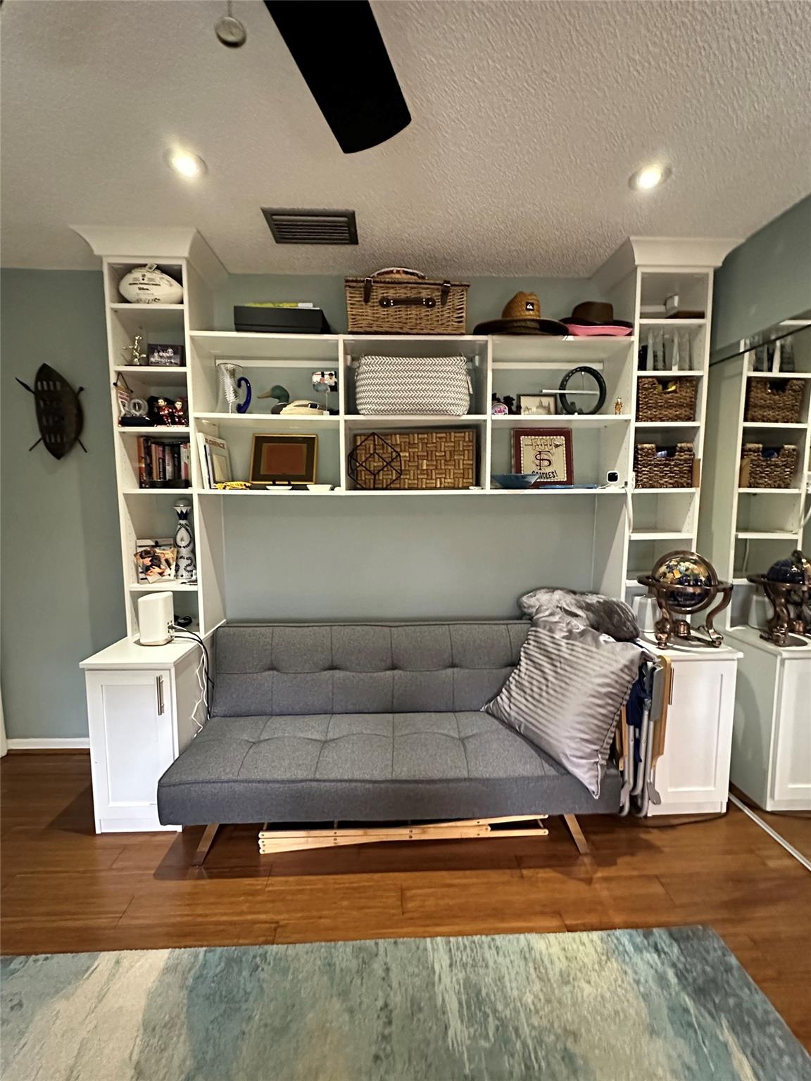 LAUDERDALE PINES - Residential Lease