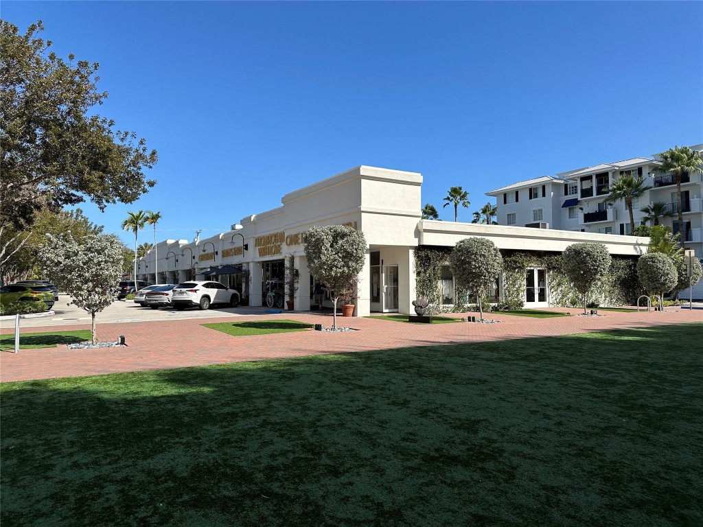 Pineapple Grove Village - Residential