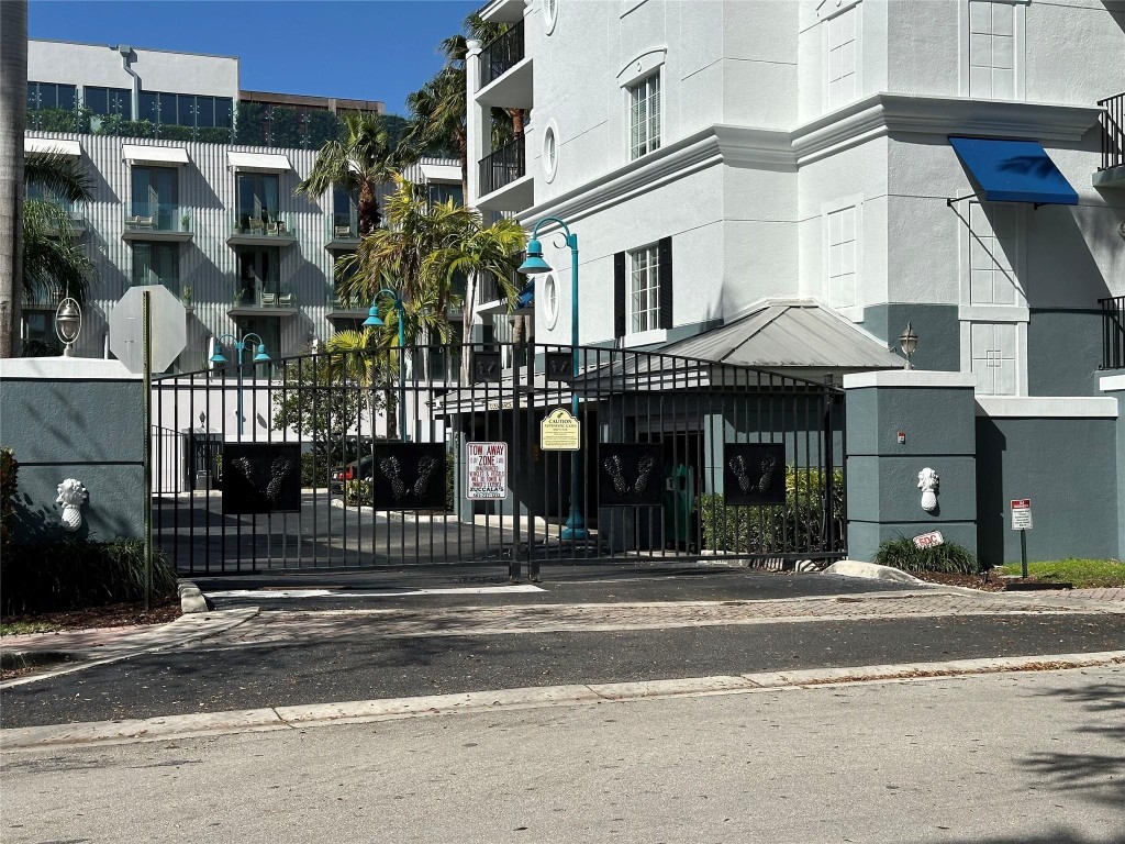 Pineapple Grove Village - Residential
