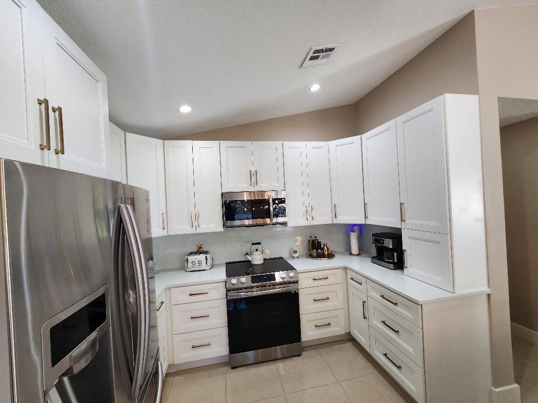 LAKEVIEW HOMES - Residential Lease