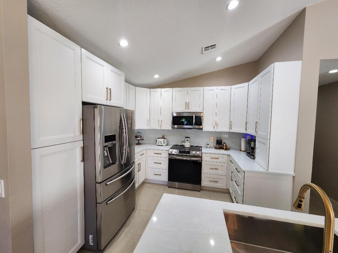 LAKEVIEW HOMES - Residential Lease