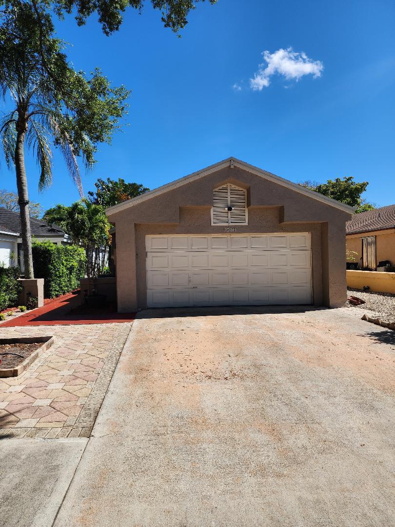 LAKEVIEW HOMES - Residential Lease