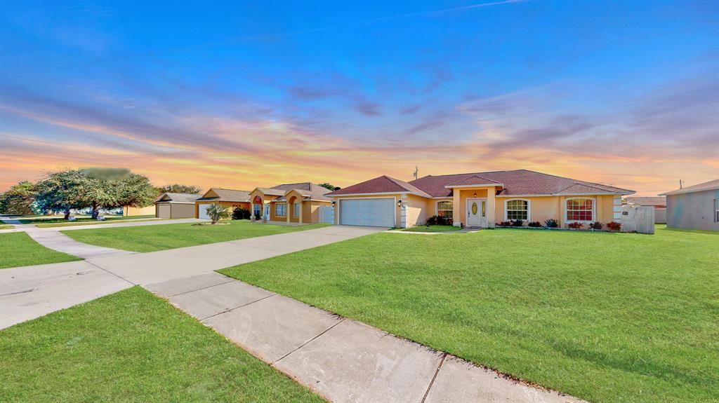 Photo of 856 SW Tulip Boulevard, Port Saint Lucie, FL 34953 (MLS # R10764729)
