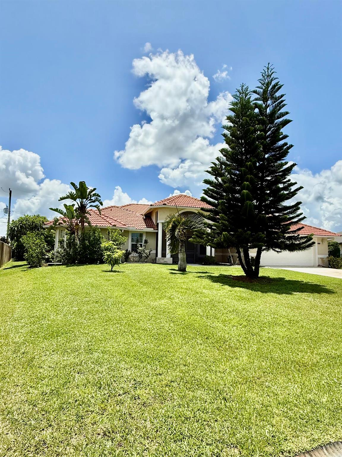 Annual Furnished Rental or Seasonal Rental. This beautifully furnished 5-bedroom, 3-bathroom home in the desirable Southbend area of Port St. Lucie offers everything you need for a comfortable and luxurious stay. Step inside to find spacious living areas with soaring 10-foot ceilings, creating an open and inviting atmosphere. The home comes fully furnished, so you can settle in with ease. The heated pool is perfect for a refreshing dip, and the adjacent summer kitchen makes outdoor entertaining a breeze in the beautiful Florida weather.