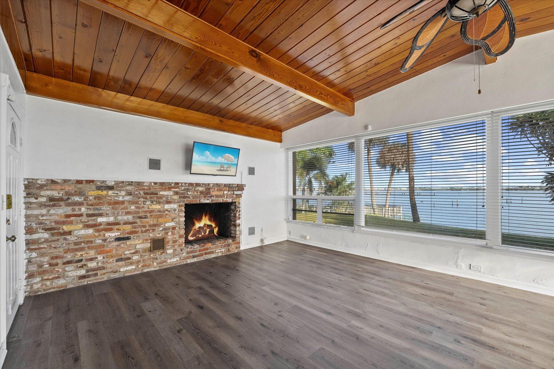 101 S Colorado Avenue