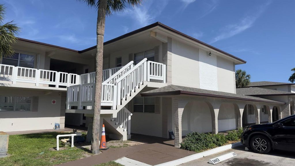 Photo of 500 SE 2nd Avenue #D3, Deerfield Beach, FL 33441 (MLS # R11127277)
